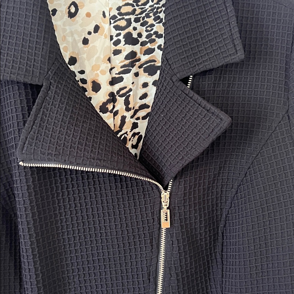 Chico’s Black Waffle Knit Biker Style Blazer With Animal Print Lining. - Picture 5 of 14